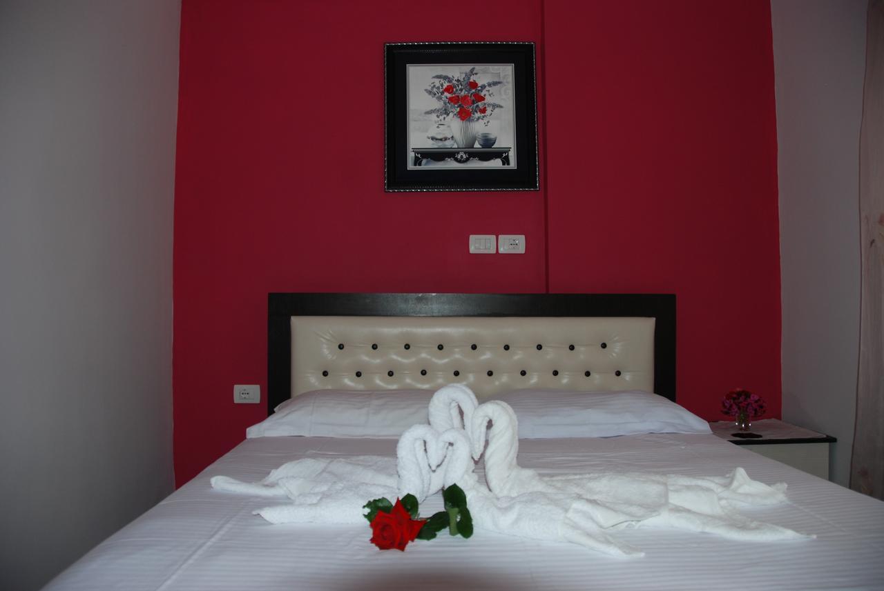 Olive Tree Apartment ซารานเดอ ภายนอก รูปภาพ